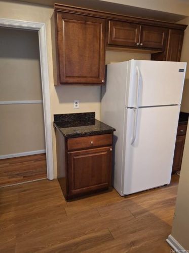 6865 Drexel St, Dearborn Heights MI  48127-2214 exterior