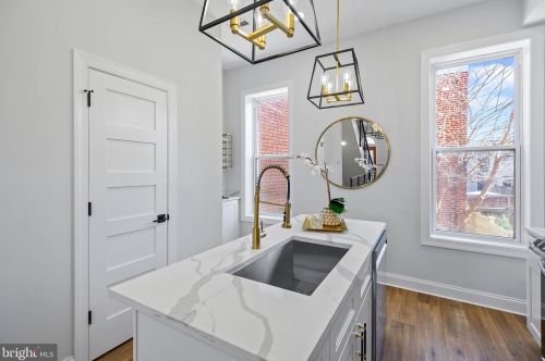 1551 4th St, Washington DC  20001-1905 exterior