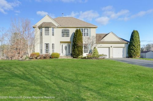 17 Cottonwood Dr, Jackson Twp NJ 08527-4940 exterior