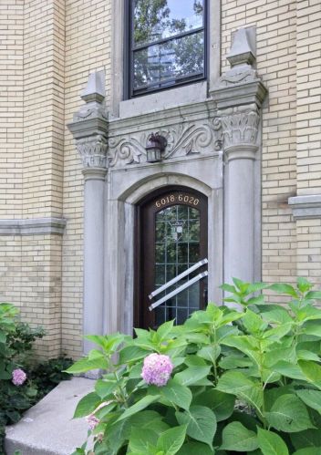 6020 Oakley Ave, Chicago, IL 60659-5219