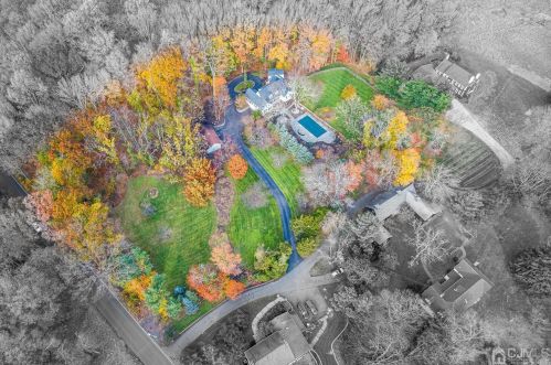 1689 Woodland Ave, Edison, NJ 08820-1040