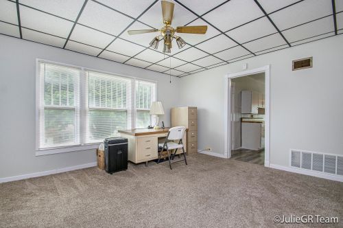 101 Valley Ave, Grand Rapids MI 49504-7402 exterior