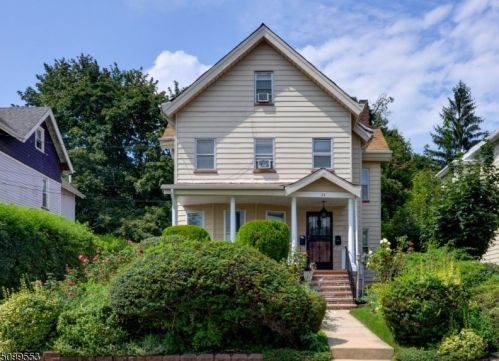 24 Willow St, Montclair NJ  07042-3502 exterior