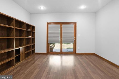 1 Madison Ct, Southampton NJ  08088-9046 exterior