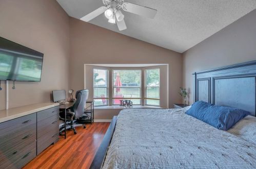 9616 Long Meadow Dr, Tampa FL  33615-1236 exterior