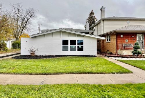 15332 Oak St, Dolton, IL 60419-2647