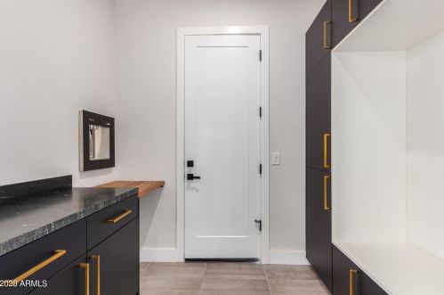 3118 42nd St, Phoenix AZ  85018-6418 exterior