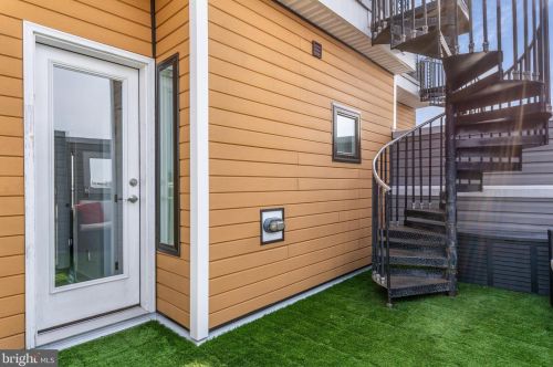 1413 Darien St, Philadelphia PA 19147-5726 exterior