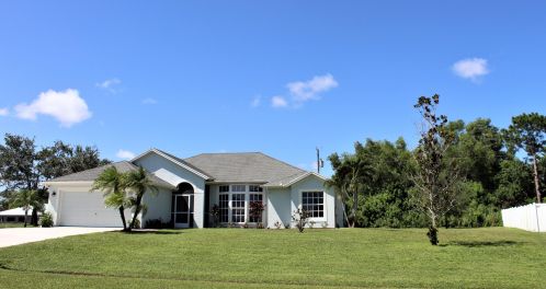 113 Meade Cir, Fort Pierce, FL 34953-3562