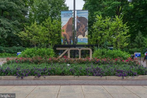 2901 Cleveland Ave, Washington DC 20008-3456 exterior