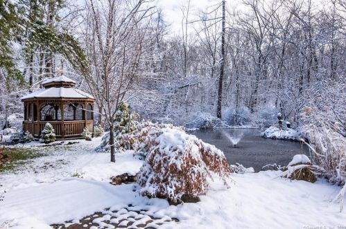 135 Brg St, Deep River CT 06417-1754 exterior