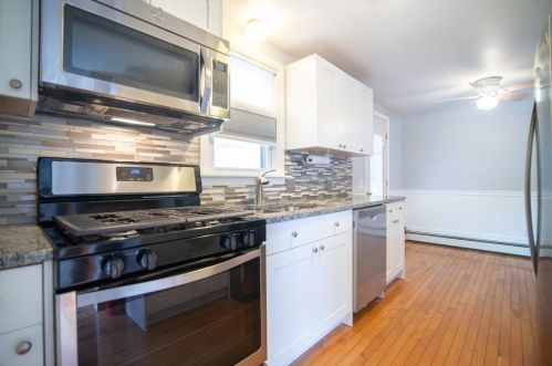 113 Shore Dr, Coventry, RI 02816-5536