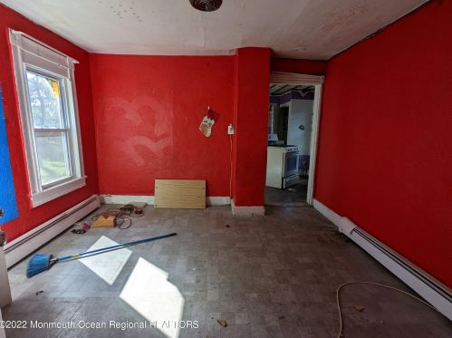 19 1 St, East Freehold NJ 07728-2453 exterior