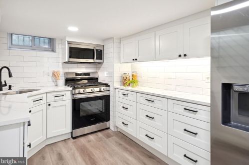 2216 Manning St, Philadelphia PA  19103-5515 exterior