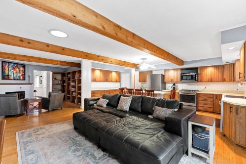 2415 Rochelle Ave, Milwaukee WI 53209-2624 exterior