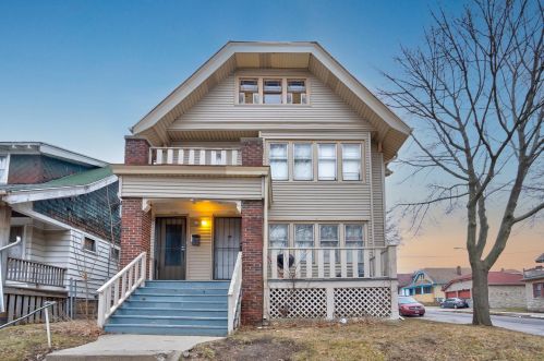 3700 15th St, Milwaukee, WI 53206-2907