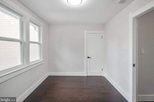 2911 17th St, Washington DC  20018-1825 exterior