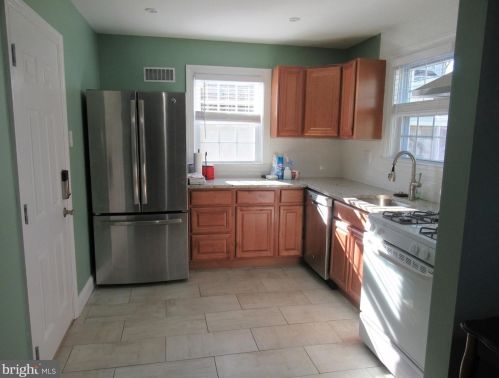 722 21st St, Arlington VA  22202-2735 exterior