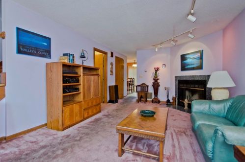 1051 Elm St, West Springfield, MA 01089-1532