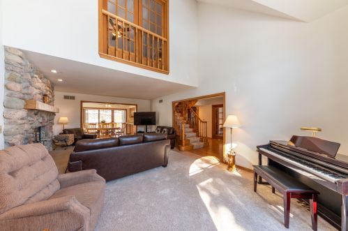 10430 Pne Rdg Rd, Milwaukee WI 53228-3236 exterior