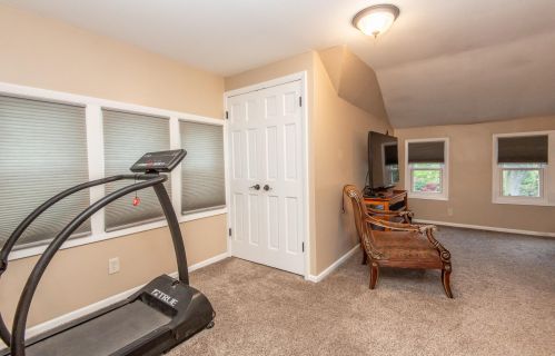 2905 Hackett Ave, Milwaukee WI 53211-3442 exterior