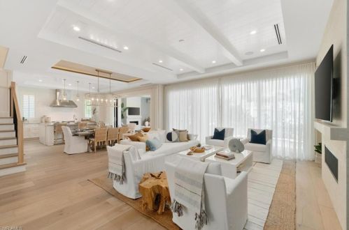 125 18 Ave, Naples FL 34120-0035 exterior