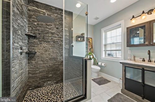 912 American St, Philadelphia PA 19140-5726 exterior