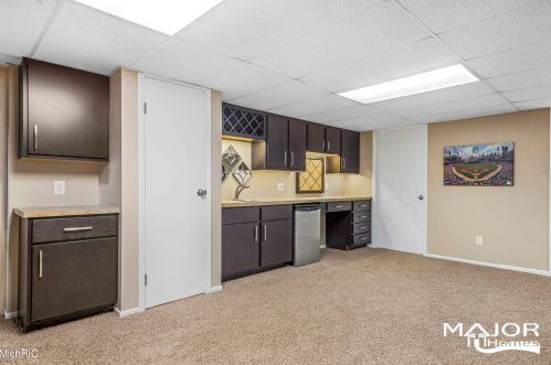 4010 Chamberlain Ave, Grand Rapids MI 49508-2615 exterior