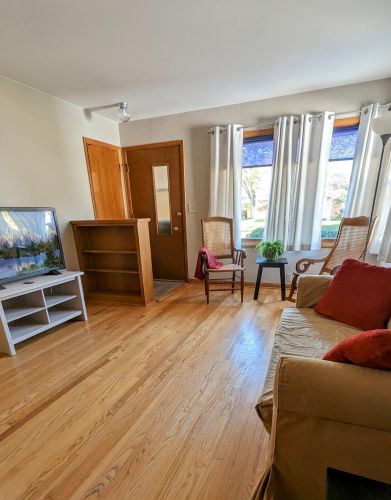 4914 104, Milwaukee WI 53228-3204 exterior