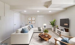 2701 Farmington Dr, Alexandria VA 22303-1315 exterior