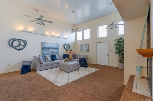 15542 Cornuta Ave, Bellflower CA 90706-4805 exterior