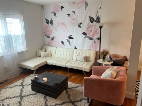 185 Cynthia Dr, Hackettstown NJ  07840-3735 exterior