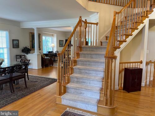 6915 Bonheim Ct, Mc Lean VA  22101-5100 exterior