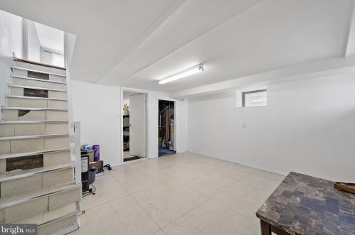 1024 Knorr St, Philadelphia PA 19111-4932 exterior