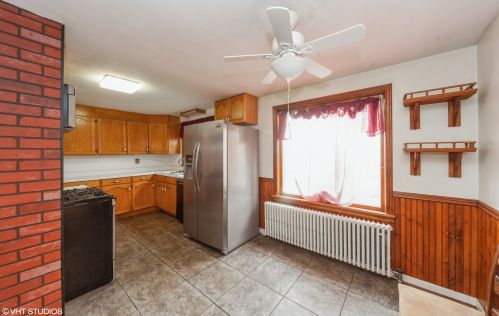 1816 Kellogg Ave, Waukegan IL 60087-4705 exterior