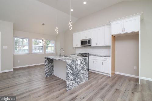 9 Shelton Ave, Trenton NJ  08618-1818 exterior