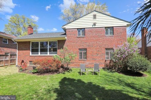 2005 Cascade Rd, Silver Spring, MD 20902-4237