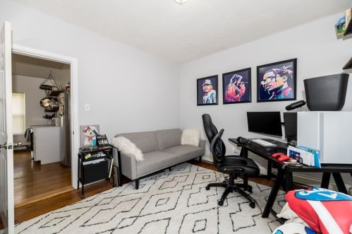 2 Maxwell Ct, Worcester MA 01607-1016 exterior