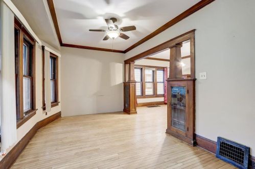 1109 73 St, Milwaukee WI 53214-3129 exterior