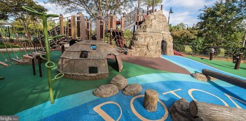 5018 Sherier Pl, Washington DC 20016-3328 exterior