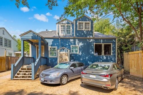 705 32nd St, Austin TX 78705-3107 exterior