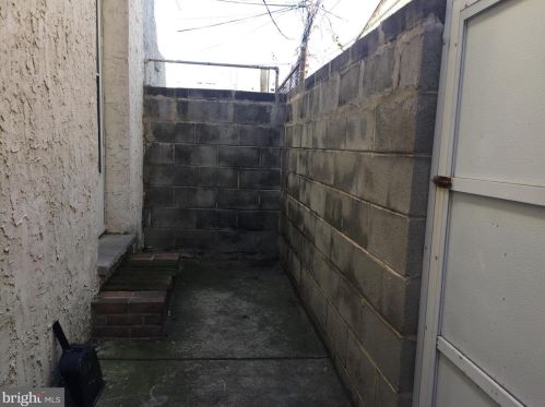 1727 Broad St, Philadelphia PA  19148-1527 exterior