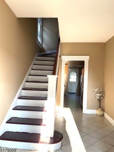 38 Bernard Ave, Edison NJ 08837-3431 exterior