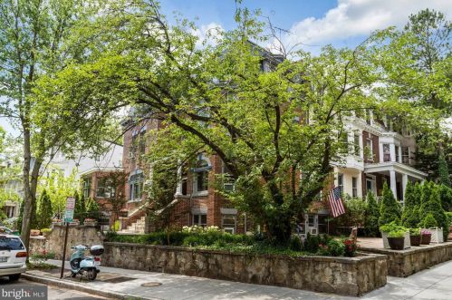 2850 27th St, Washington, DC 20018-2522