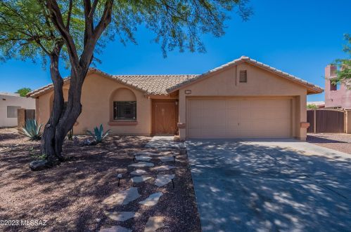 8943 Palm Brook Dr, Tucson, AZ 85743-8911
