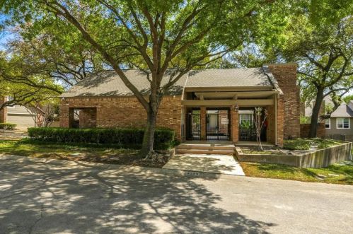 8600 Coppertowne Ln, Dallas TX  75243-8043 exterior