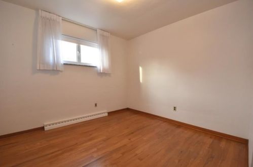 3951 Edge Rd, Pittsburgh PA 15227-3409 exterior