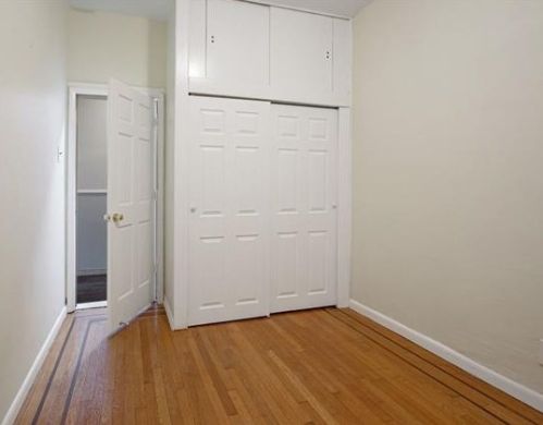 310 Palisade Ave, Union City NJ 07087-5208 exterior