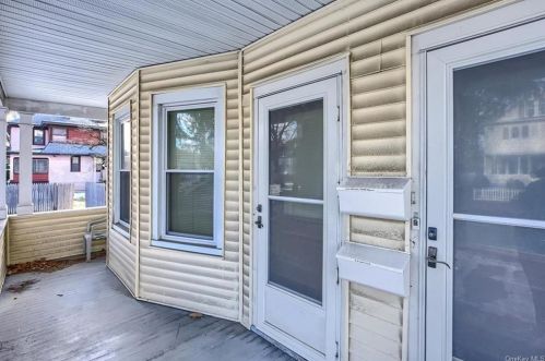 424 Baker St, Poughkeepsie, NY 12603-2362