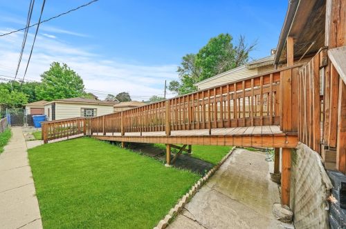 2337 Keating Ave, Chicago IL 60629-5513 exterior